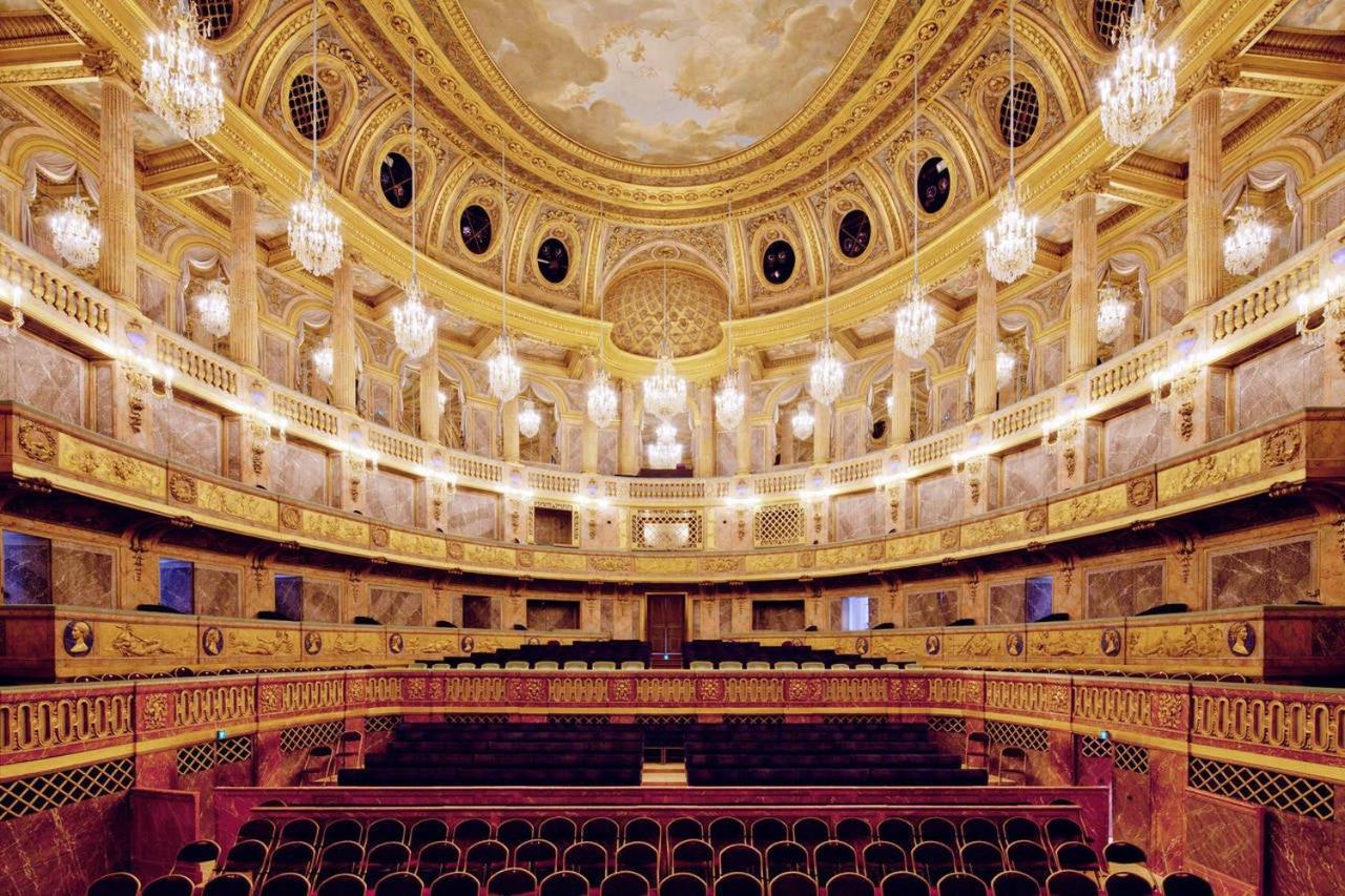 Studette Remilly A Versailles Buitenkant foto