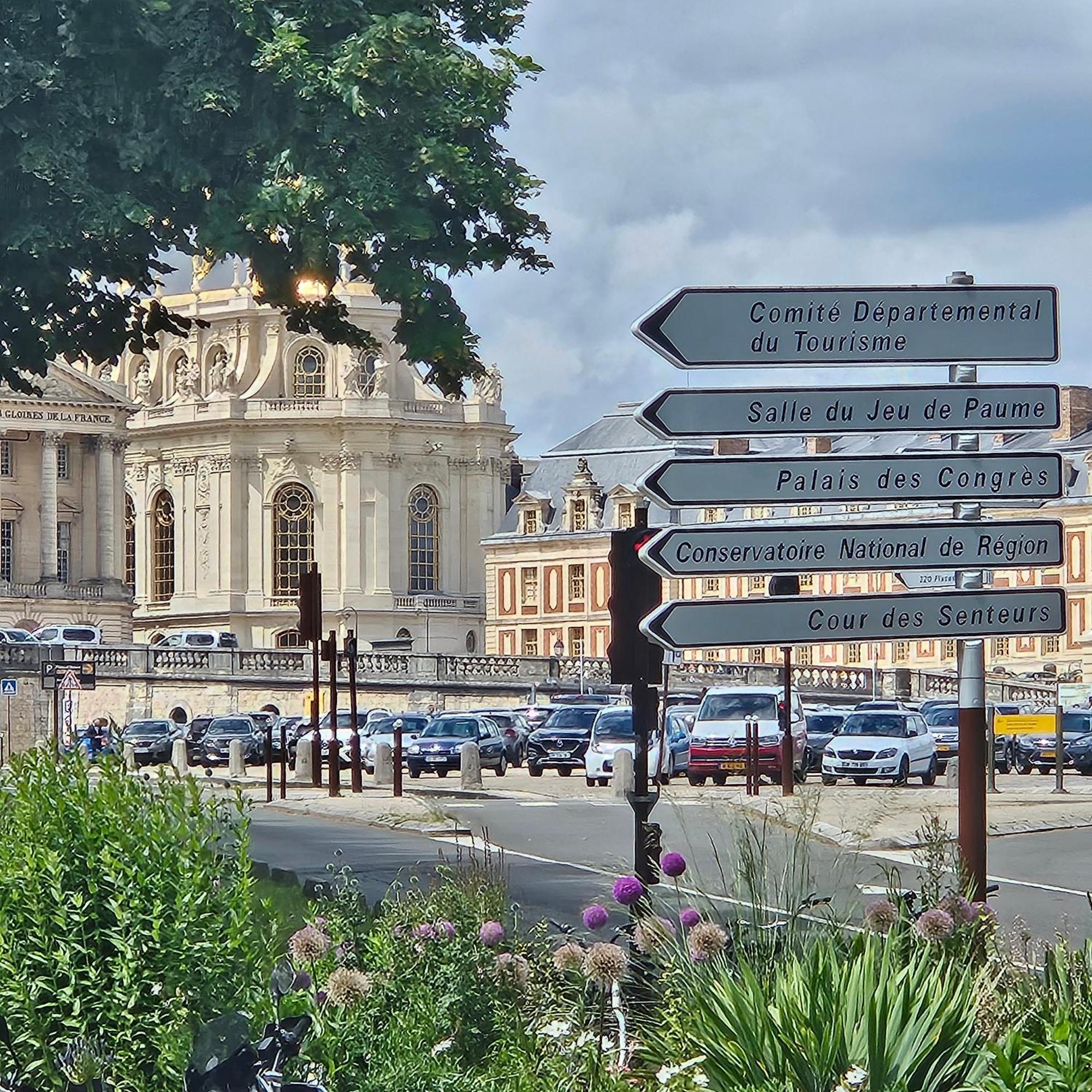 Studette Remilly A Versailles Buitenkant foto
